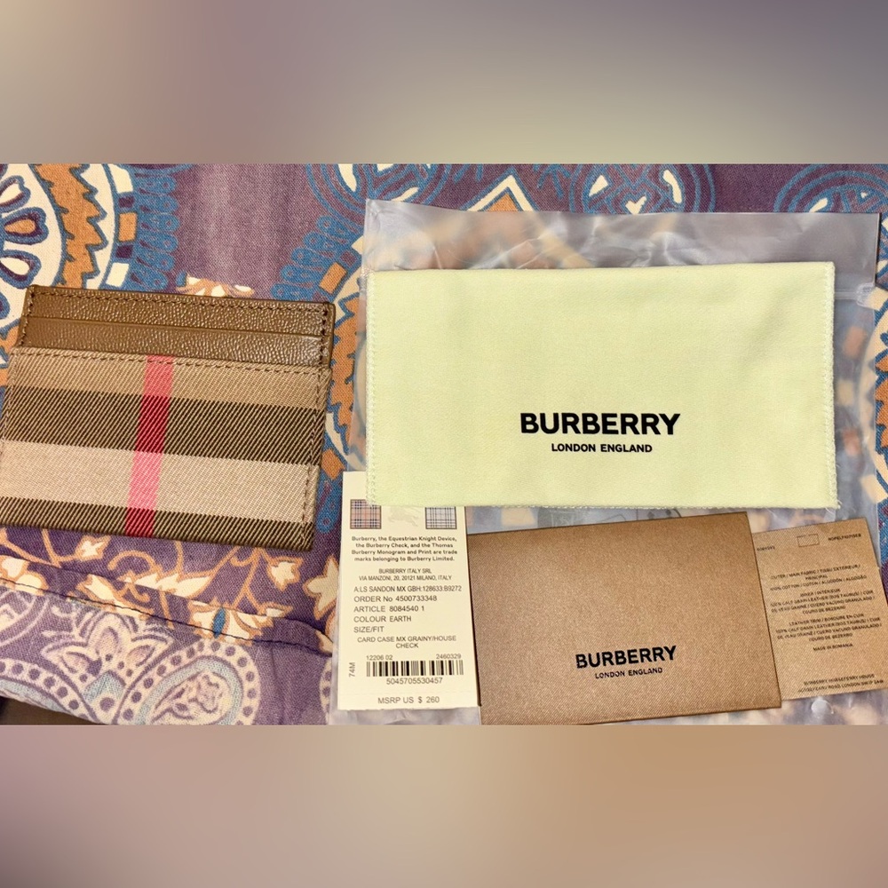 Burberry NWT Plaid Card Holder & Dust Bag - Picture 2 of 6